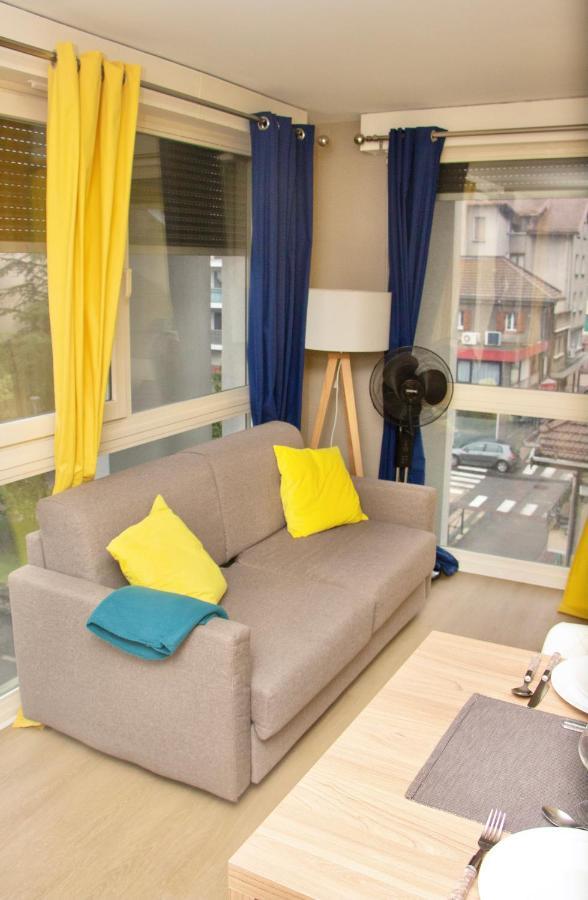 Appartement Entre Geneve Et Chamonix Au Pied Des Montagnes Cluses Exterior photo